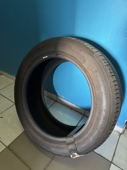 Продам резину б/у на 17 диски