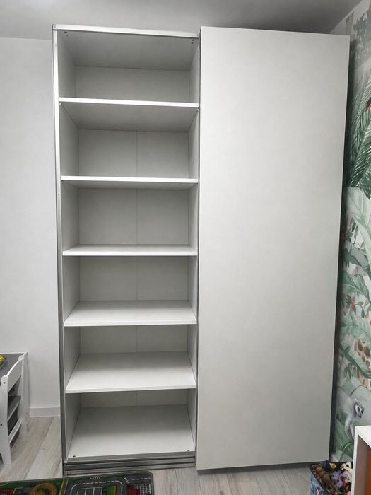 Dulap pax ikea.