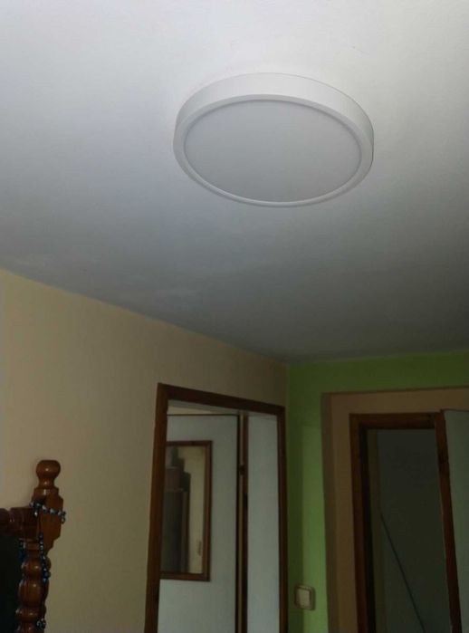 лед плафони, полилеи, лед ленти соларни лампи, интериорни лампи и др.