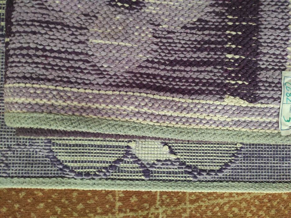 Три броя модерни килими в екрю и лилаво, 120/165 и 75/145 см