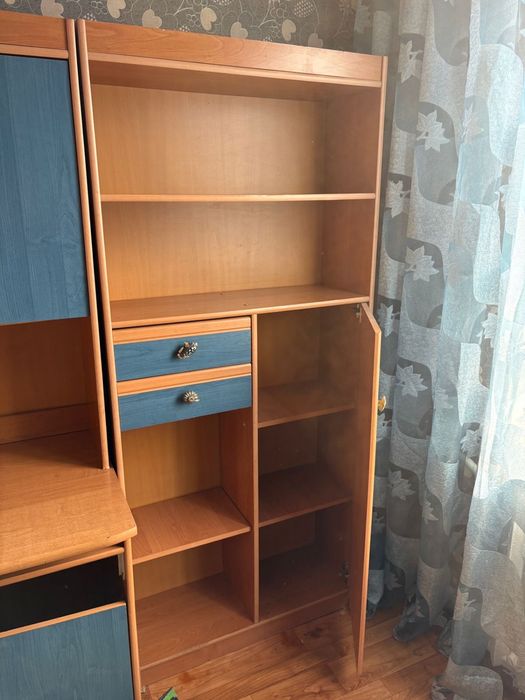 Продам  шкаф в детскую.