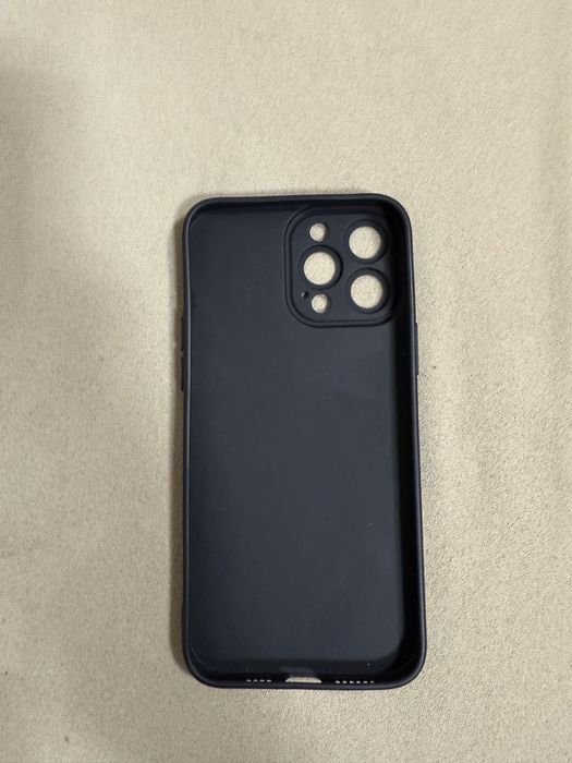 2 кейса за iPhone 13 Pro Max + подарък 2 слюди