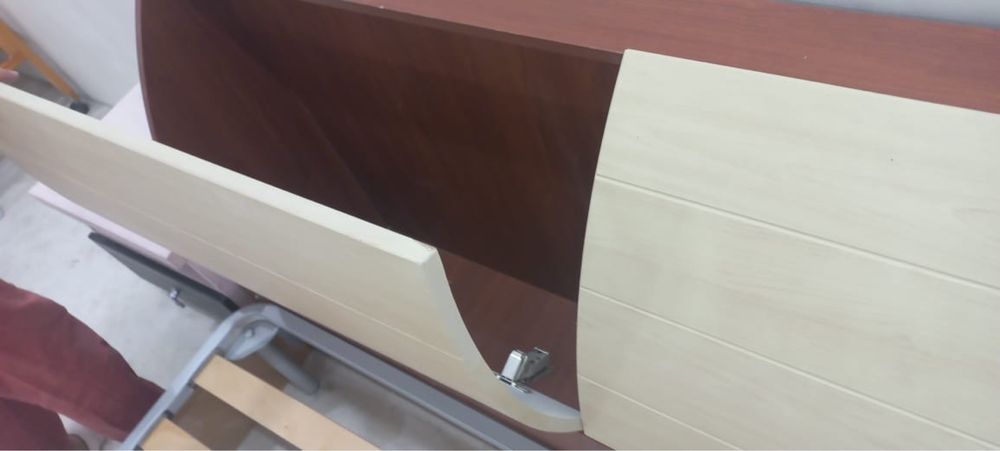 Двуспальняя кровать