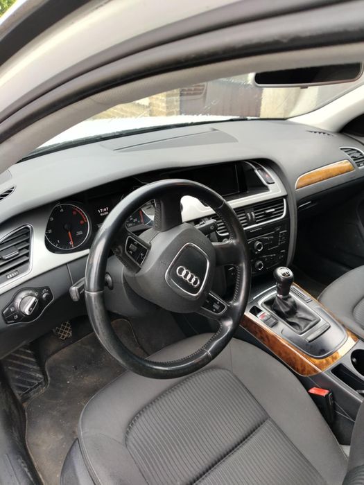 VÂND AUDI A4 B8 – 2011 – 2.0 TDI 136 CP