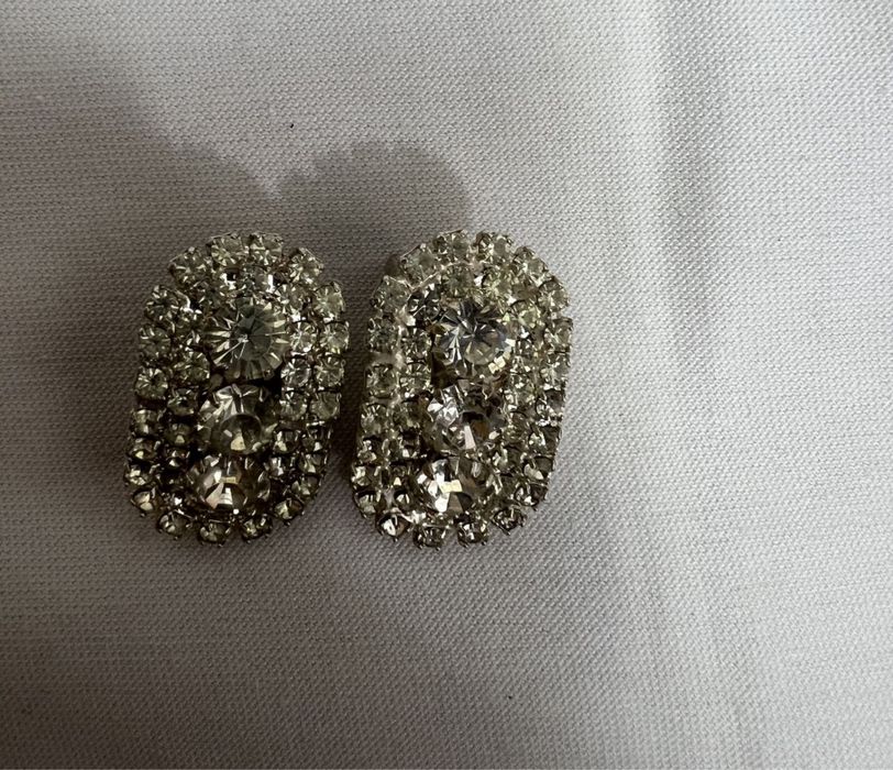 Cercei eleganti diferite modele