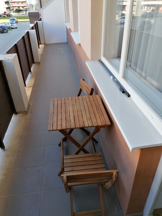 vand apartament 2 camere decomandat et.1 cu parcare privata