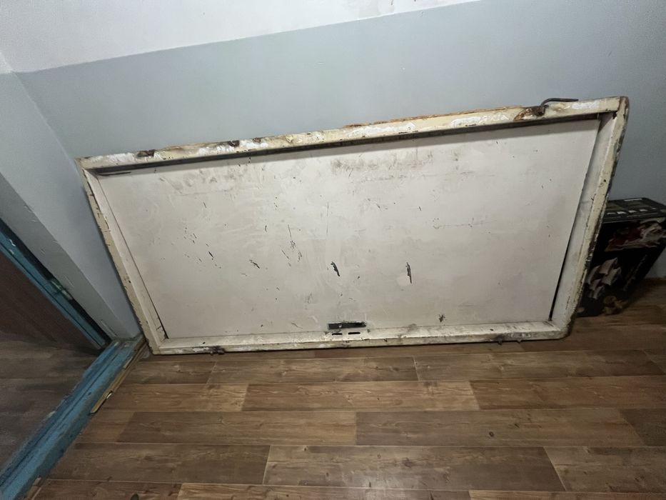 Металическая дверь