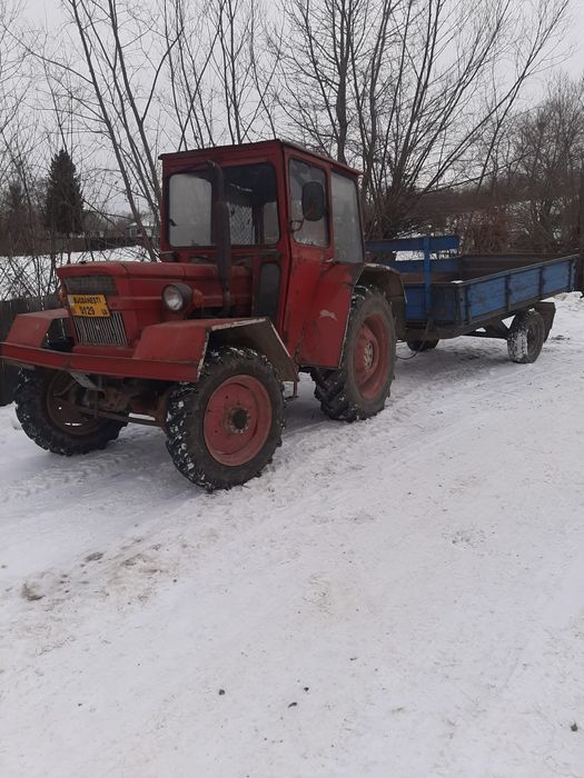 Vând tractor DT 445