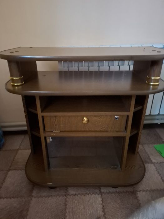 Тумбочка под телевизор!