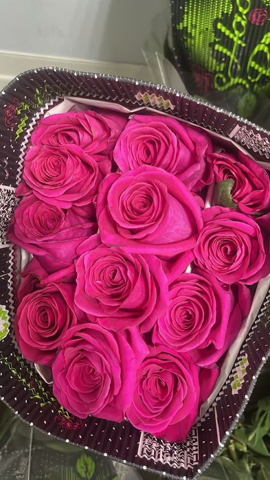 Метровые голандские розы