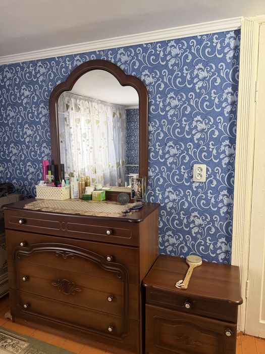 Продается кровать с комодом