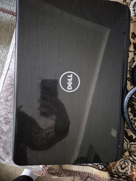Ноутбук Dell i 3