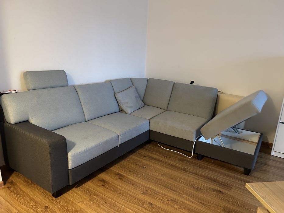 Vând canapea extensibila  cu spațiu de depozitare. Pret 1000 lei!!!