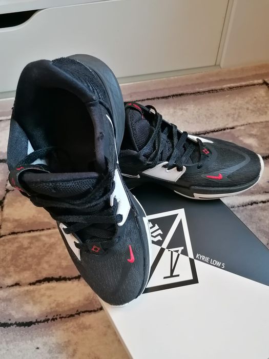 Vând adidas baschet Nike Kyrie Low 5
