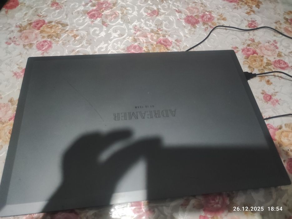 Noutbook сотилади