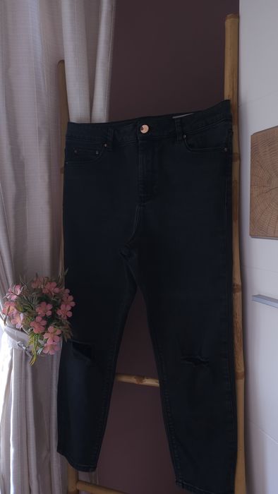 Дънки на марката Guess нови