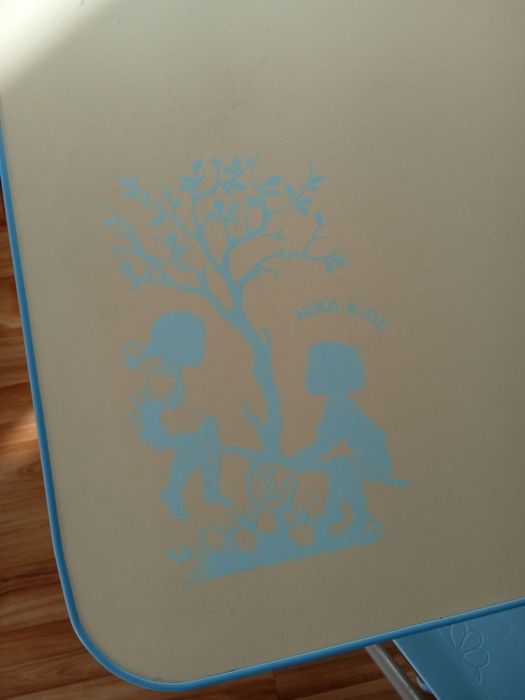 Продам детский стол со стулом