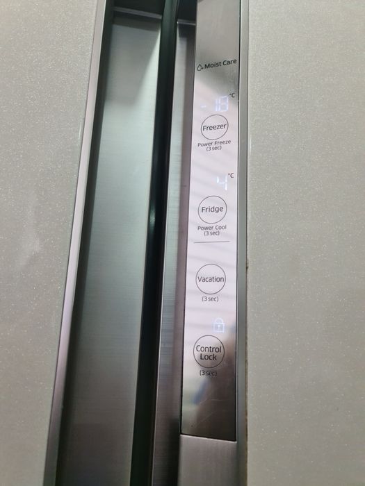 Продается Холодильник SAMSUNG RS 62 K6130FG