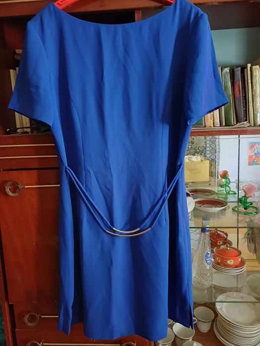 Продам женские платья