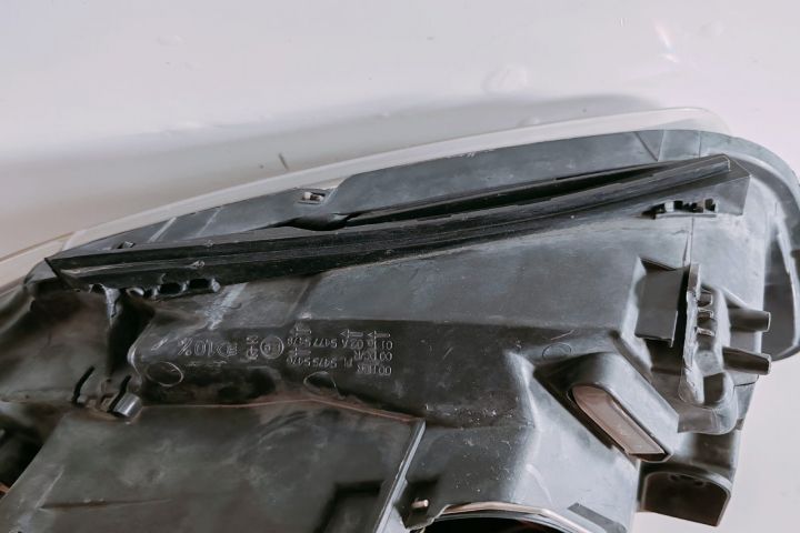 Far stanga cu cleme rupte Valeo 63117193387 BMW Seria 1 E87 seria