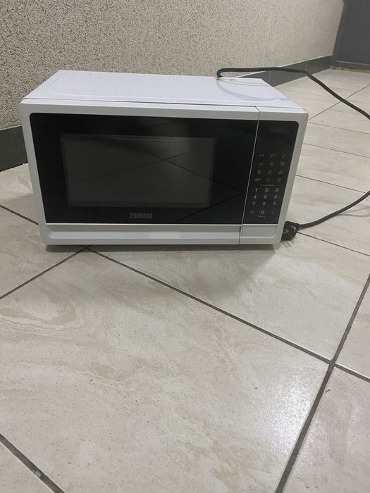 Микроволновка Zanussi б/у