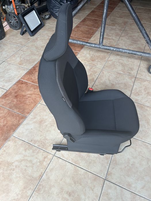 Scaun logan 3 dreapta