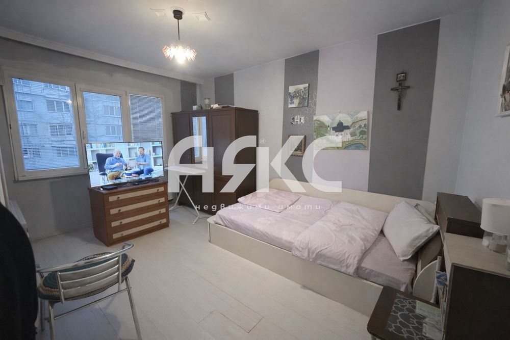 Продава се Тристаен апартамент в София, Люлин 7 - 83 кв.м за 1328 €/кв.м - Снимка #4