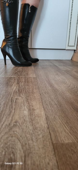 Продам осенние сапоги  3000т