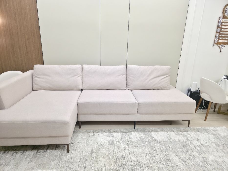 Диван светлый в зал