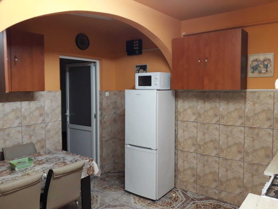 dau in chirie ap. 3 camere zona piata Somes-Spital Judetean Satu Mare