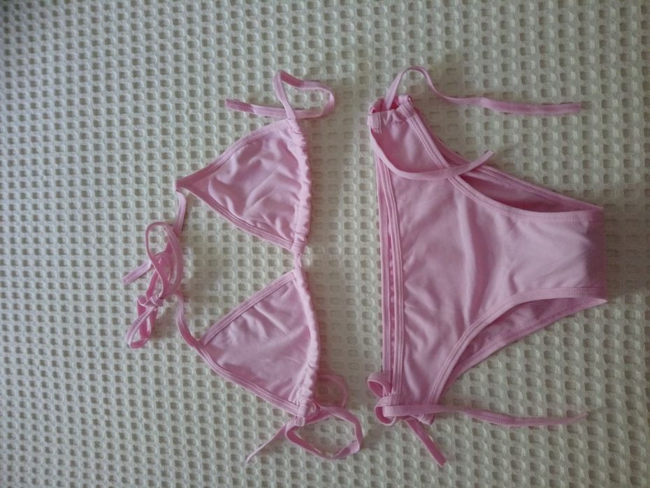 Бански костюм от две части