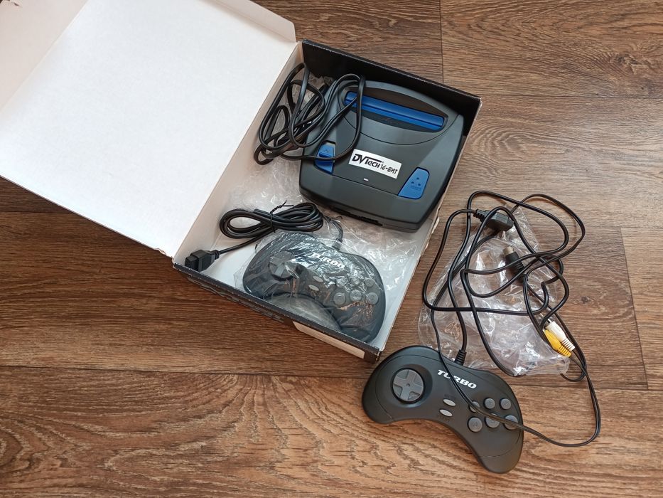 Продам Sega 222 встроенных топовых игр!