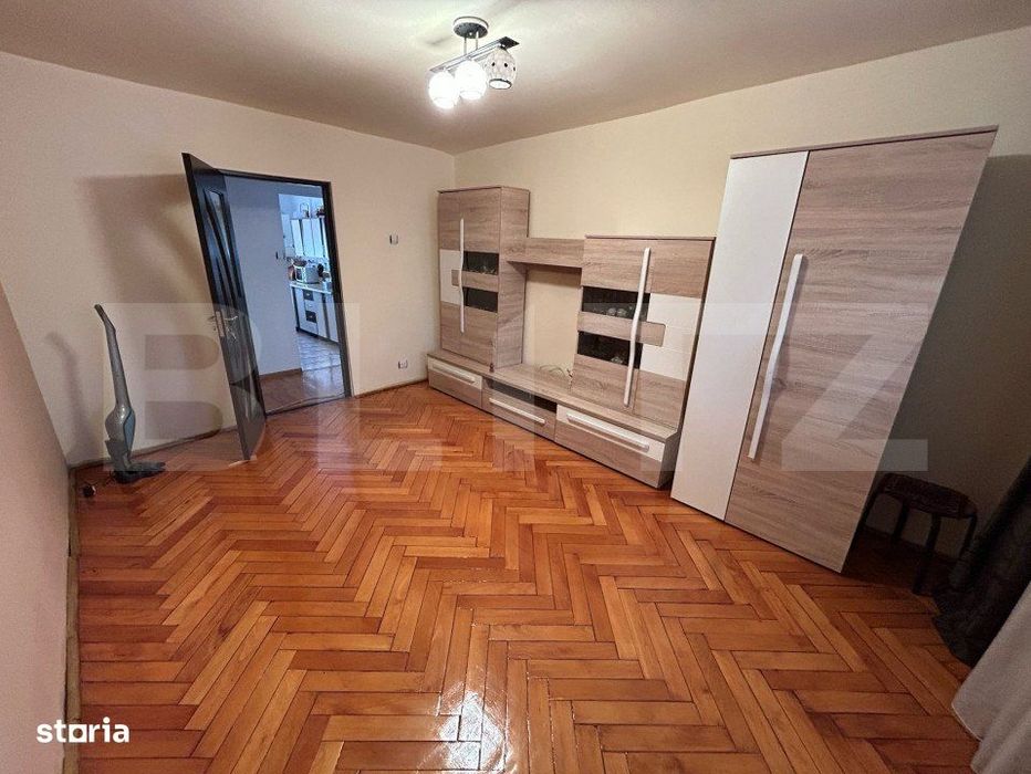 Apartament decomandat cu 3 camere,2 bai, 70 mp, zona Cetate — fotografia 1