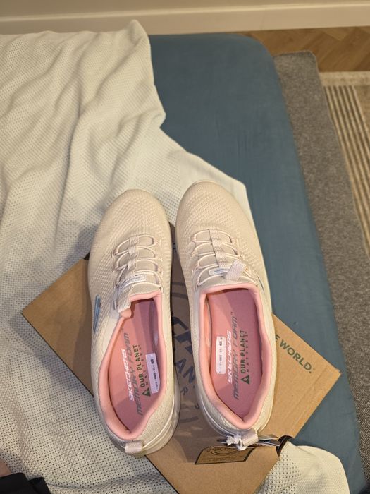 Skechers noi nouti, cutie originala