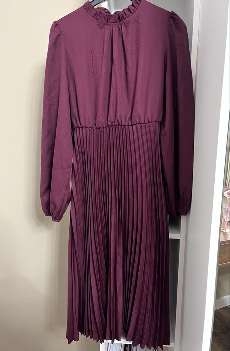 Разкроена елегантна рокля