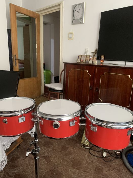 Vand pon-gosuri rosi