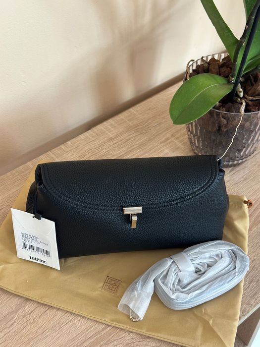 Елегантен дамски клъч от естествена кожа – черен цвят