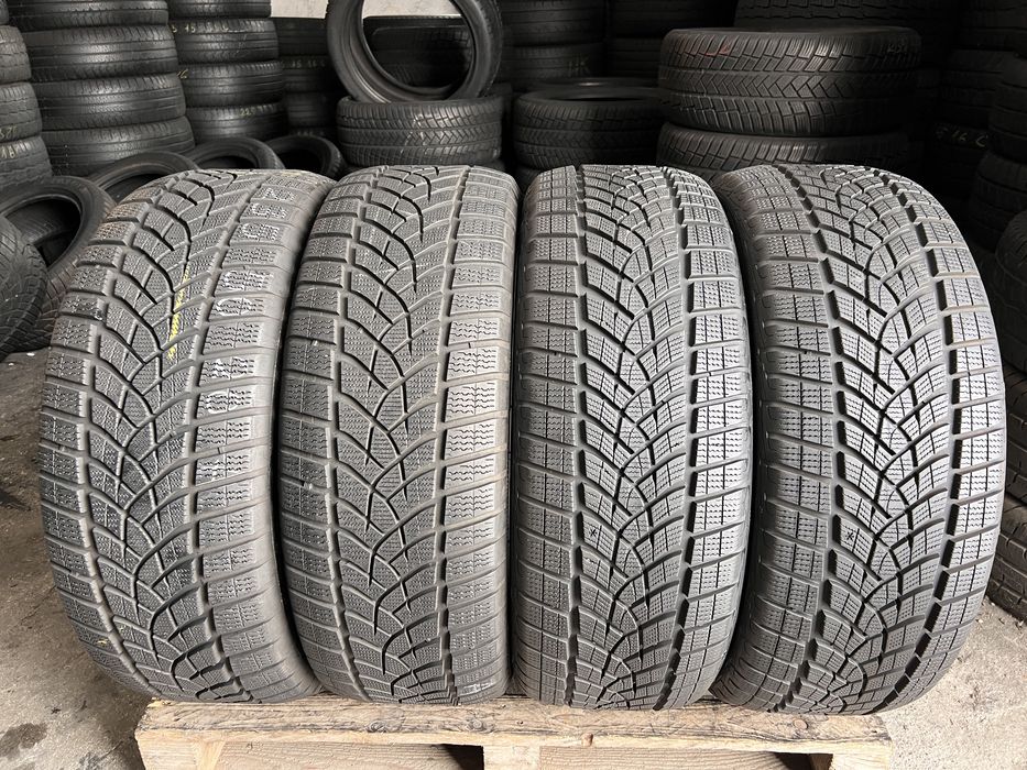 4 anvelope iarna 235/50/20 , GoodYear , 7.4-7.8 mm