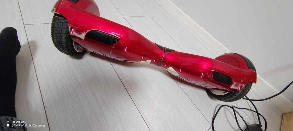Продава се червен hoverboard 6.5 инча.