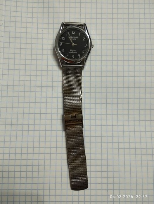 Часы наручные продам