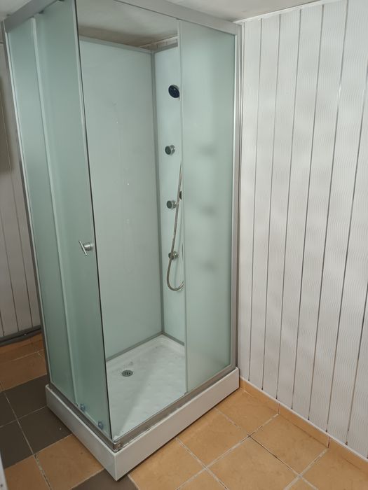Cabină dus cu cadita