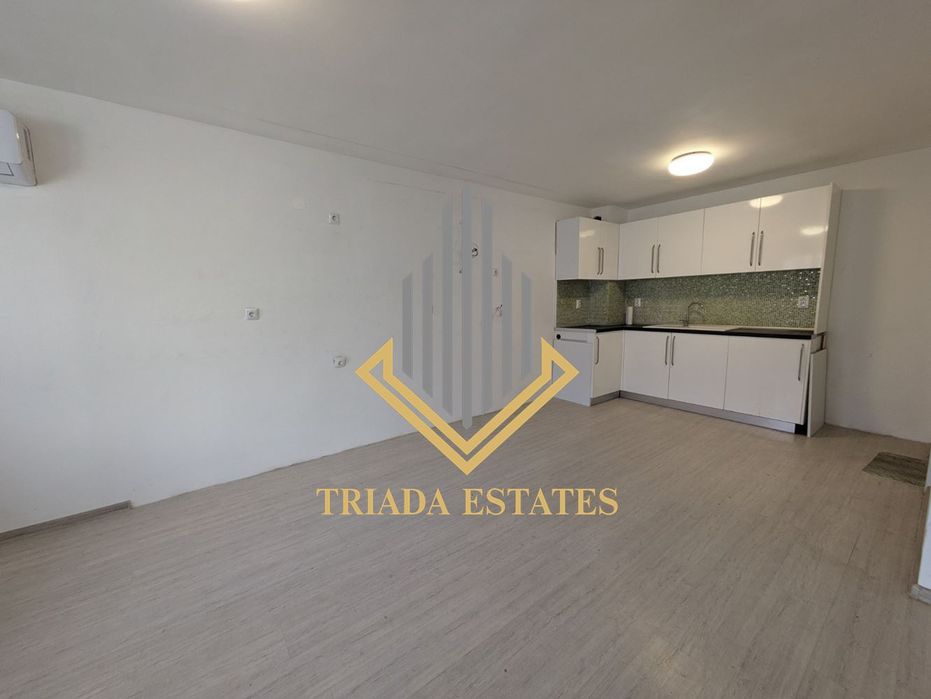 Продава се Тристаен апартамент в Бургас, Център - 152 кв.м за 1191 €/кв.м - Снимка #11