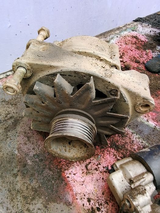 Продаю запчасти на мерседес