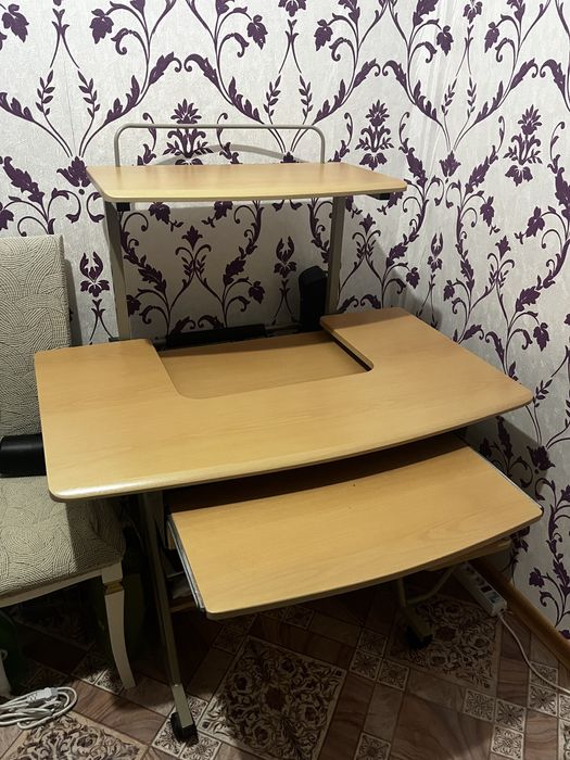 Компьютерный столик