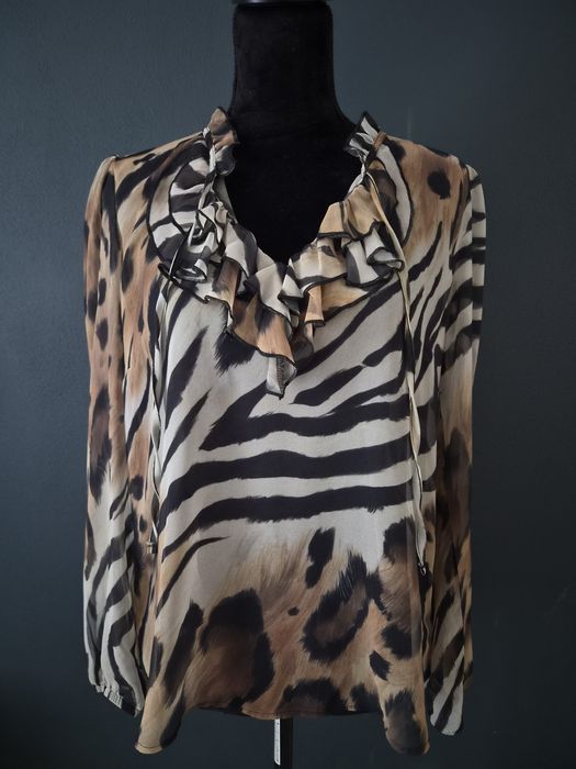 Bluză Monari mărime 38, imprimeu animal print (zebră/leopard), guler cu volănașe și șnur de legat