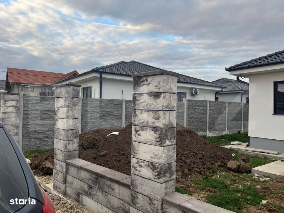 Casa individuala Oradea, zona linistita, cu gard imprejmuire din placi