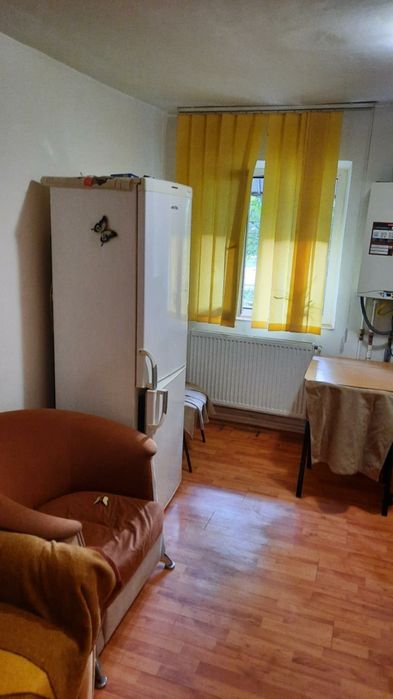 Inchiriez garsoniera