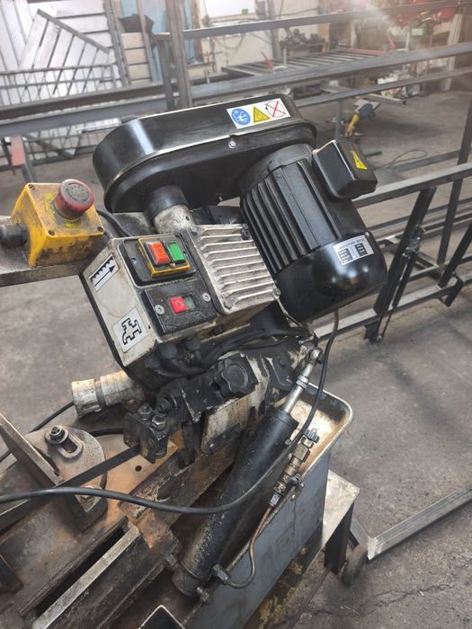 Vând fierăstrău cu banda/panglica Bernardo EBS 181 .aparat sudura CO2