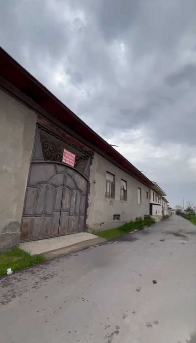 Xonabodda hovli sotiladi, 9 sotiq.