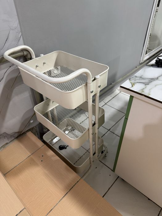 Срочно продам мебель для салона